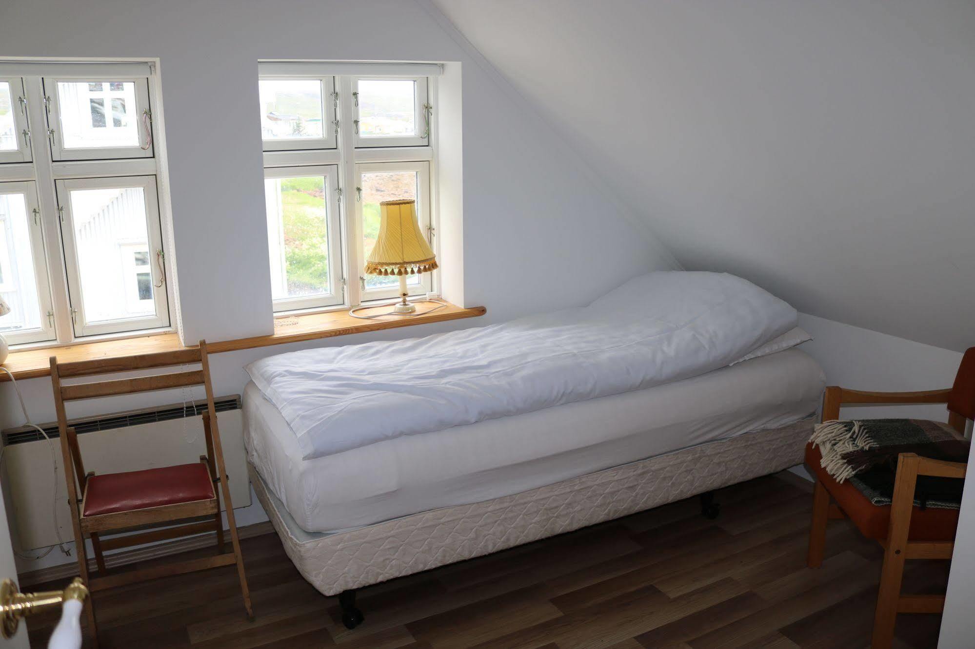 Guesthouse Lyngholt Þórshöfn Bagian luar foto